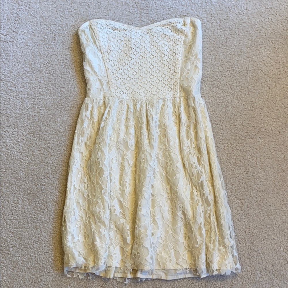 NWOT Hollister lace strapless dress